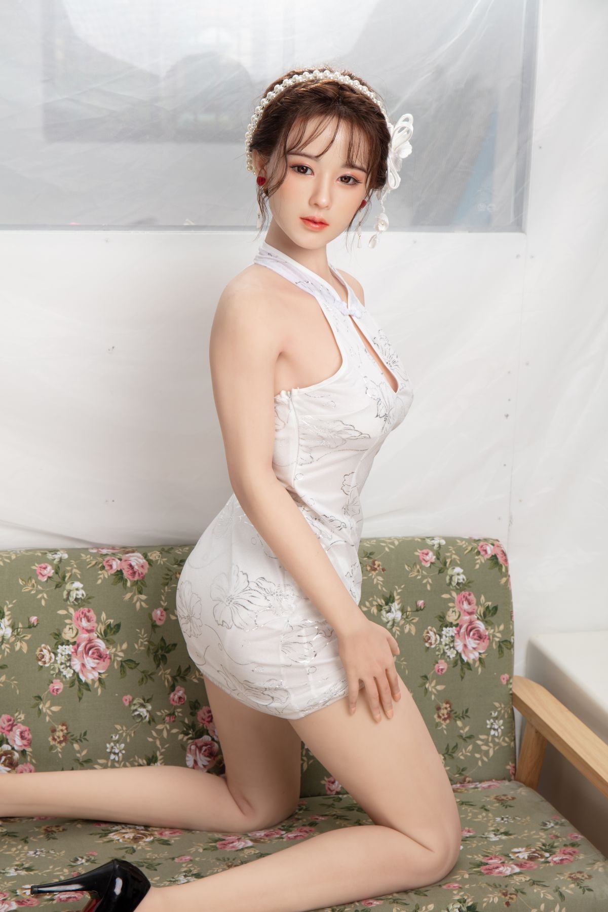 Emiko, 170 cm Sexpuppe mit Silikonkopf und TPE-Körper, konfigurierbar