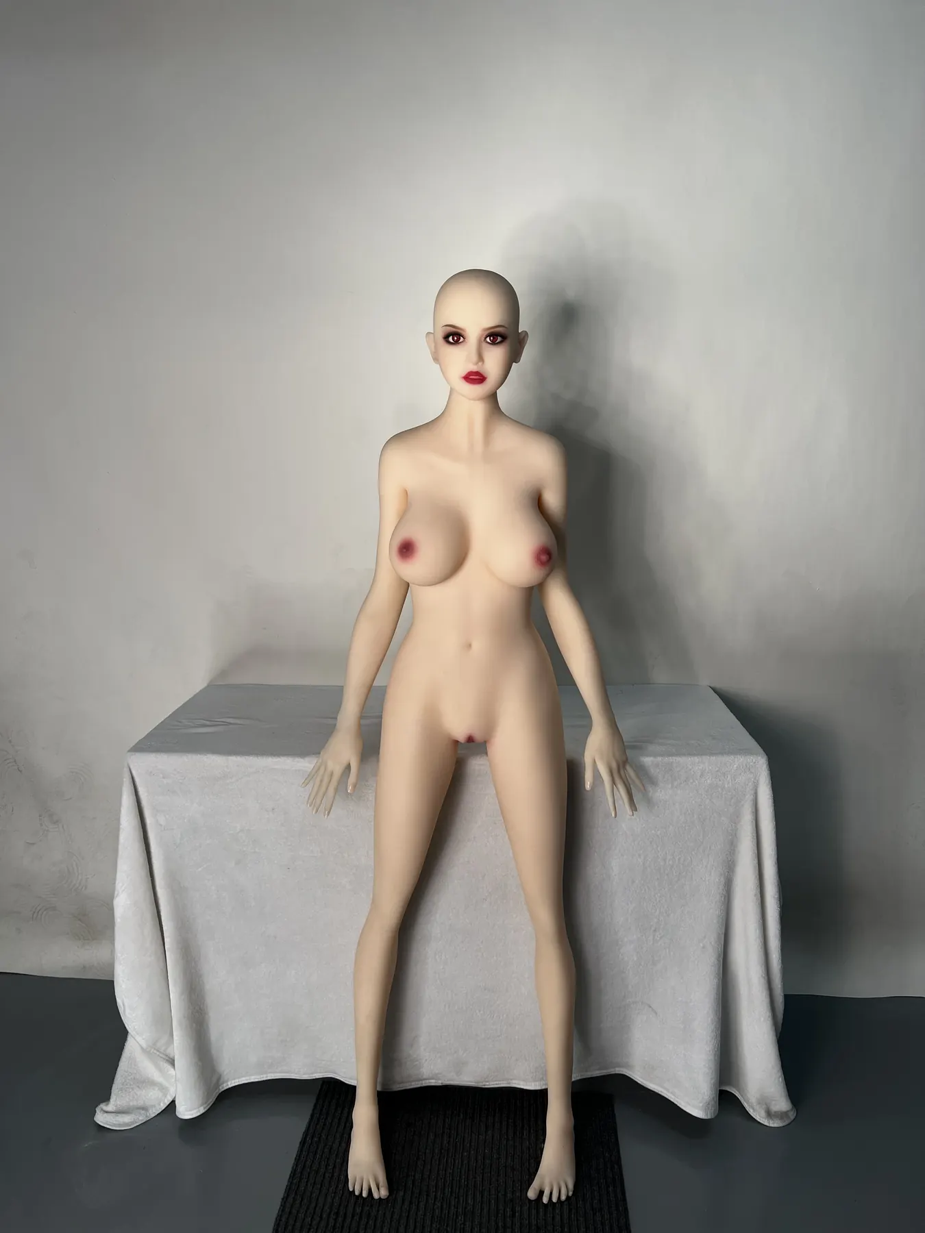 Xavière Lenoir - Sexpuppe sur mesure 158 cm aus TPE, tête 70 Werkfoto 1