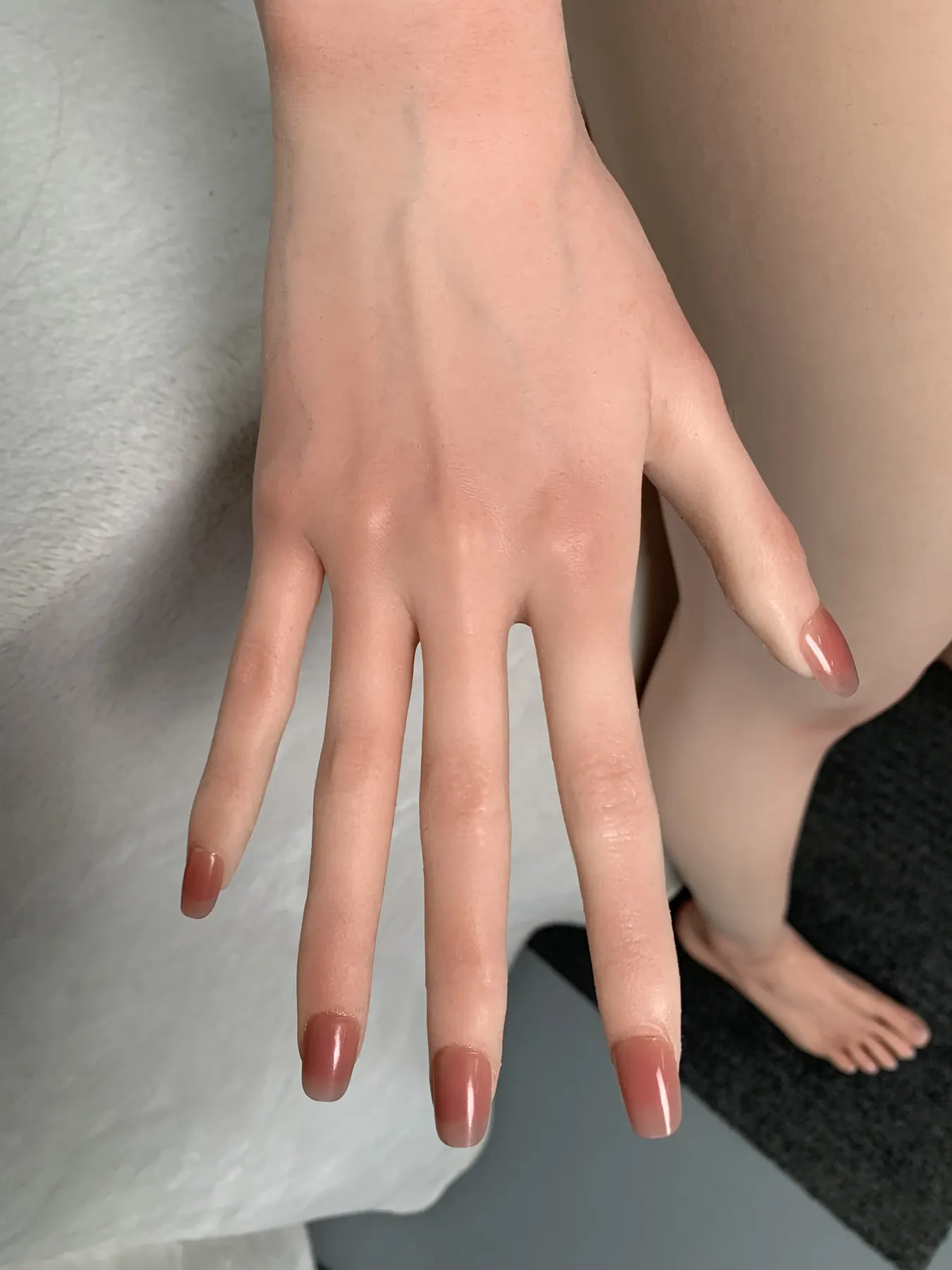Aélis Chardin - Sexpuppe sur mesure 168 cm aus Silikon intégral, teint naturel, tête 35 Werkfoto 1