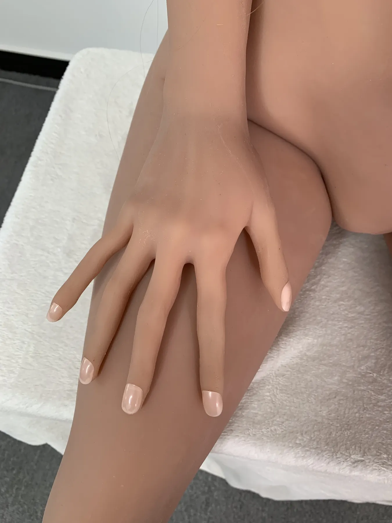 Cassiopée Dorsenne - Sexpuppe sur mesure 168 cm aus TPE, tête 030 Werkfoto 2