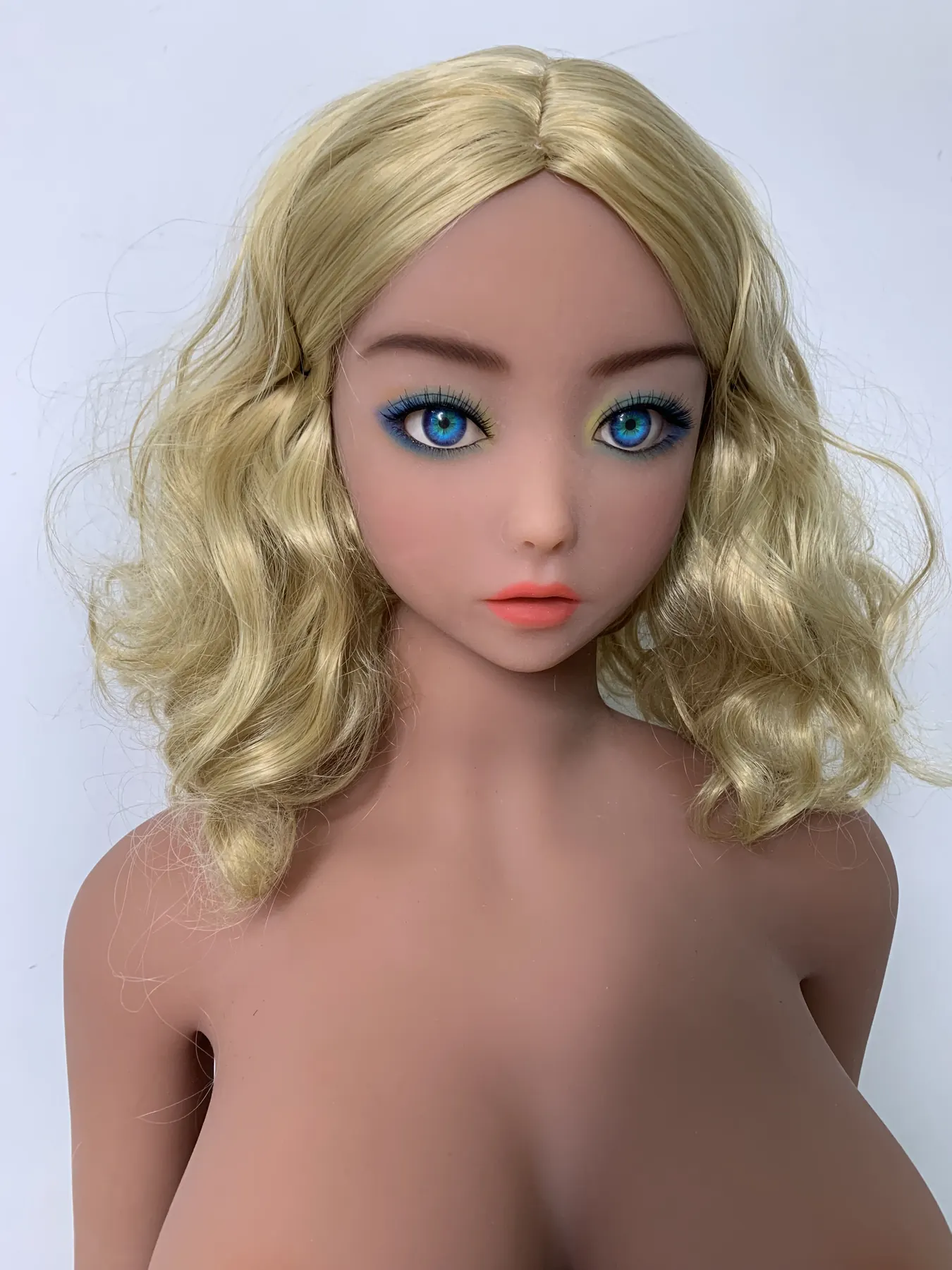 Éléonore Dorsenne - Sexpuppe sur mesure 148 cm aus TPE, tête 130 Werkfoto 3