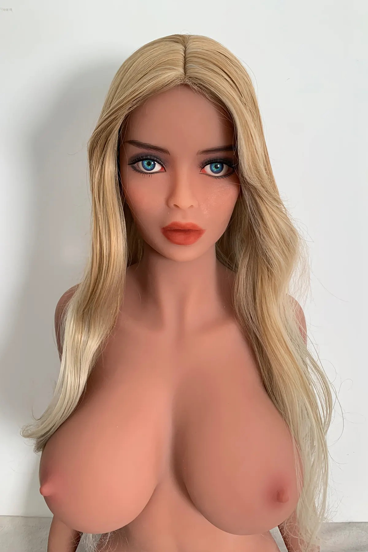 Mélisande Périgord - Sexpuppe sur mesure 158 cm aus TPE, tête 232 Werkfoto 3