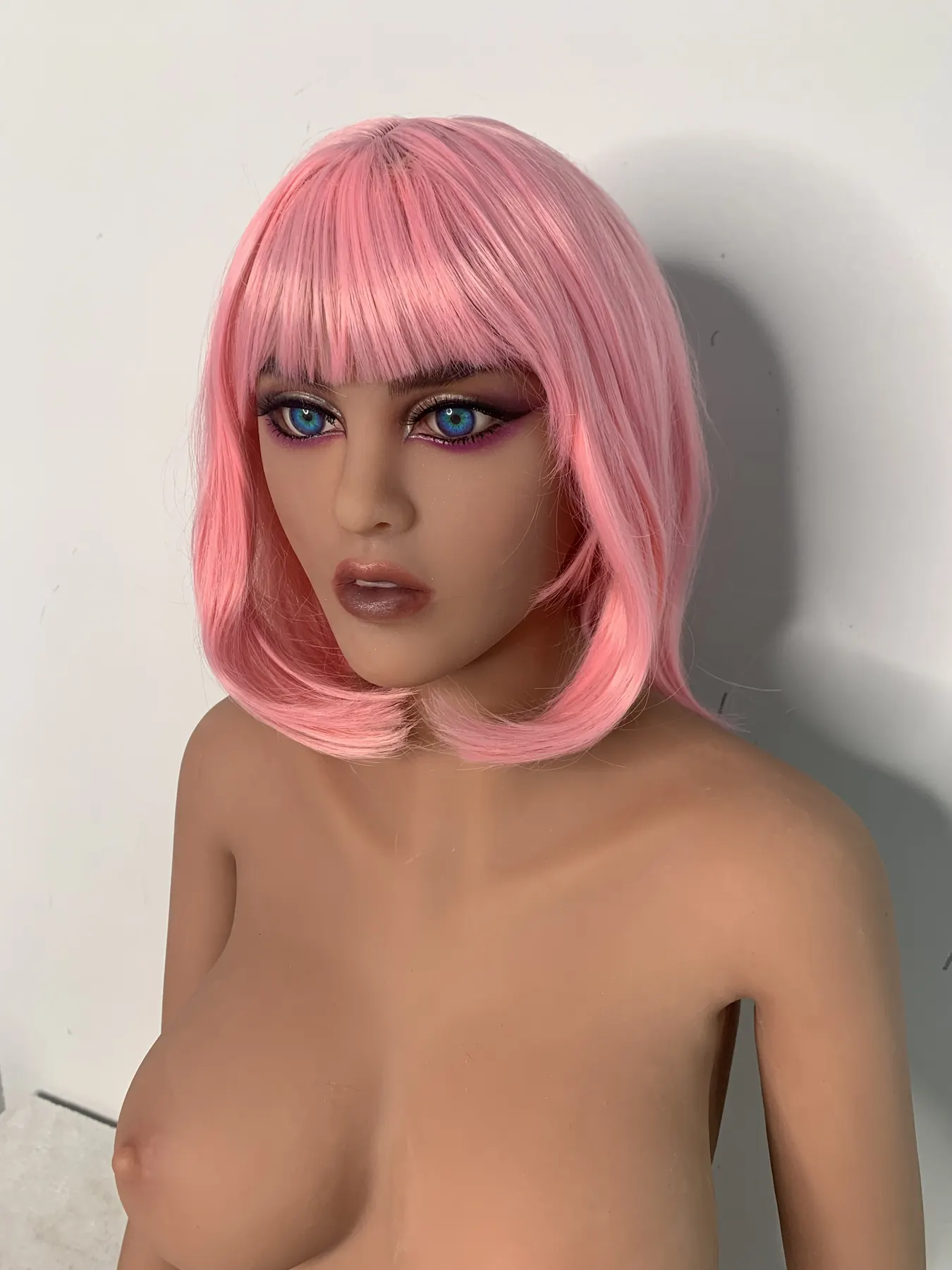 Aliénor Fontenay - Sexpuppe sur mesure 163 cm aus TPE, tête 178 Werkfoto 3