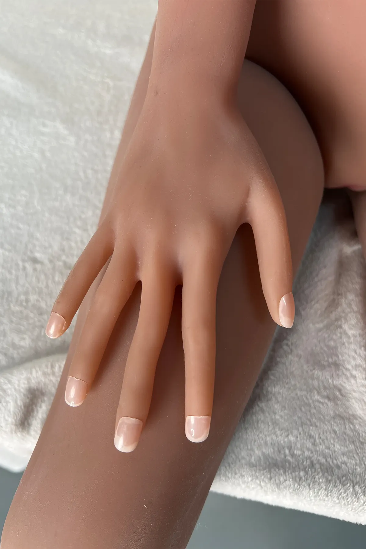 Léocadie Vasseur - Sexpuppe sur mesure 158 cm aus TPE, teint corail, tête 17 Werkfoto 3