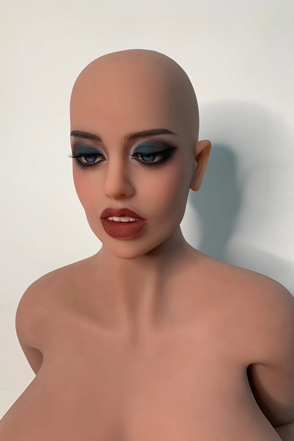 Blandine Saurel - Sexpuppe sur mesure 140 cm aus TPE, teint corail, tête 79 Werkfoto 3