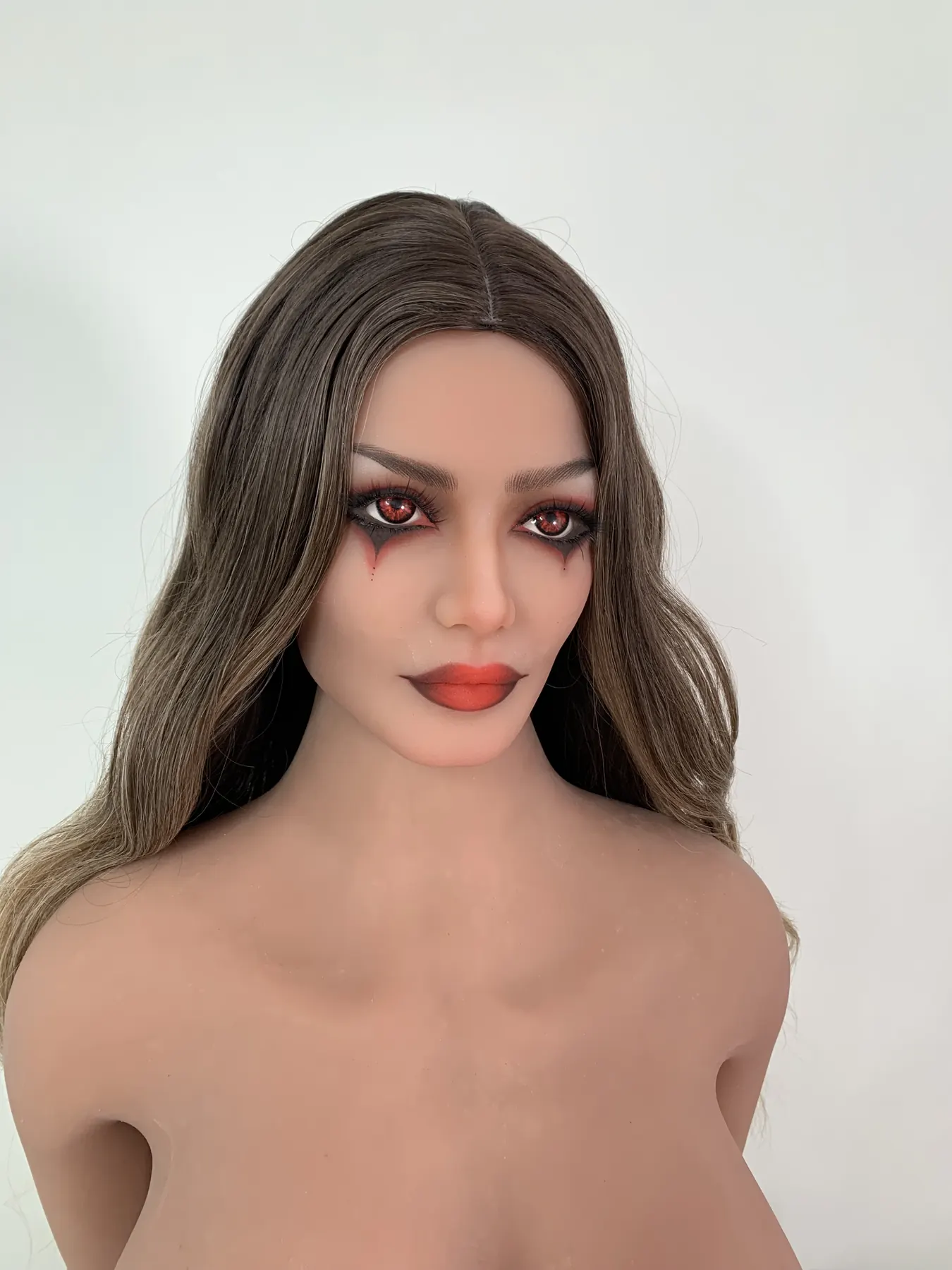 Léocadie Nérac - Sexpuppe sur mesure 168 cm aus TPE, tête 269 Werkfoto 4