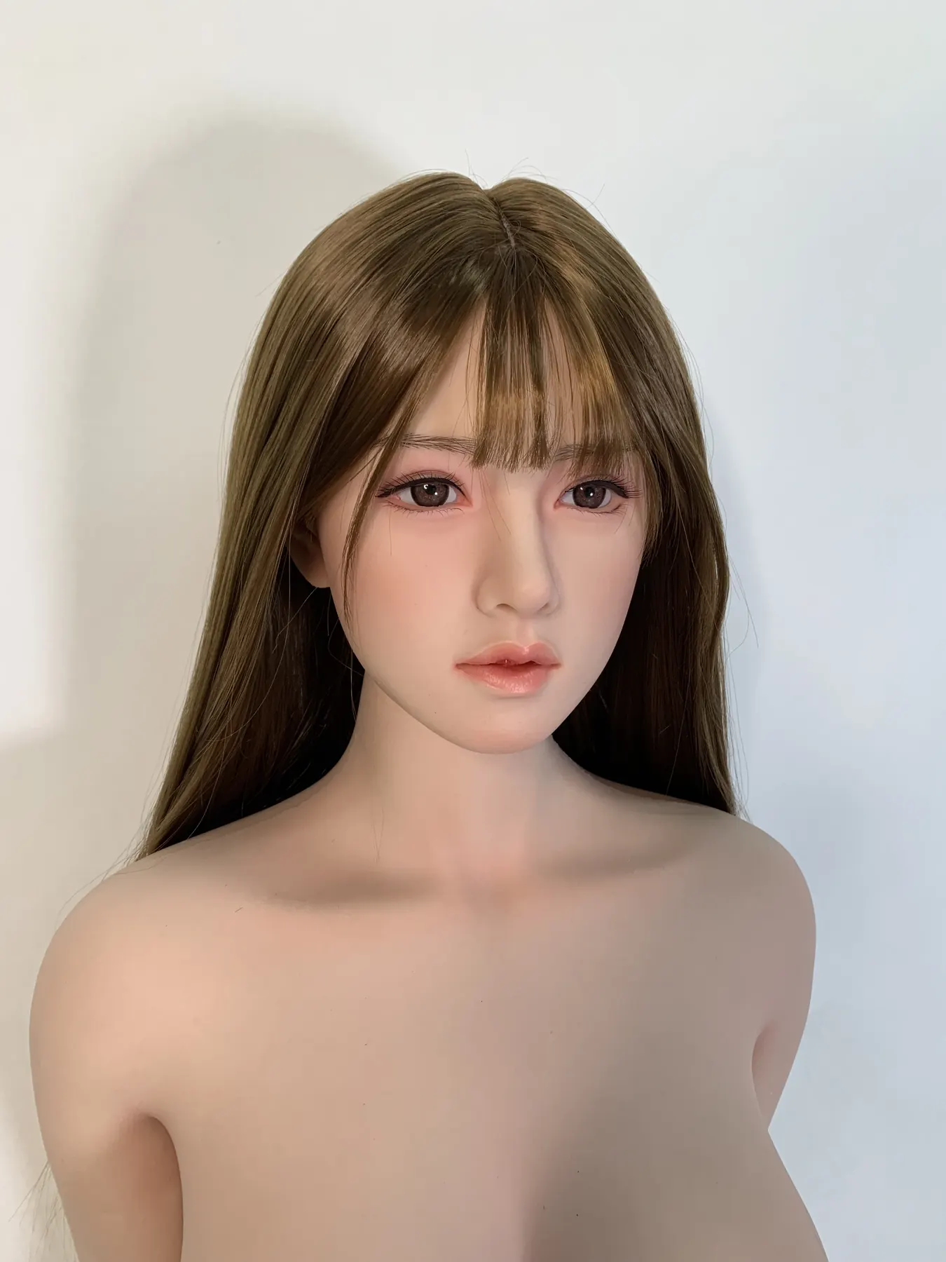 Réjane Peltier - Sexpuppe sur mesure 165 cm aus Silikon intégral, teint naturel, tête 41 Werkfoto 4