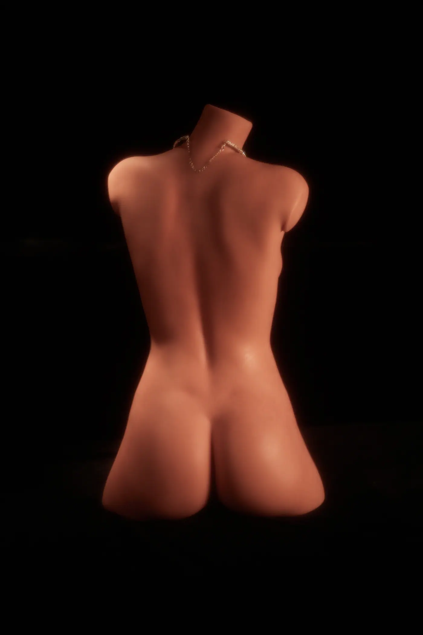 Linnea, 661 cm Silikon-Sexpuppe, Hautfarbe Schwarz